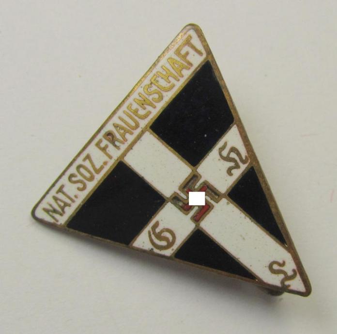 'NS-Frauenschaft'-membership-badge (ie. 'Mitgliedsabzeichen'), being a 23-mm.-sized (ie. 'Halbminiatur') example of the fourth pattern that shows a: 'RzM M1/63' and/or: 'Ges.Gesch.'-patent-pending designation on its back