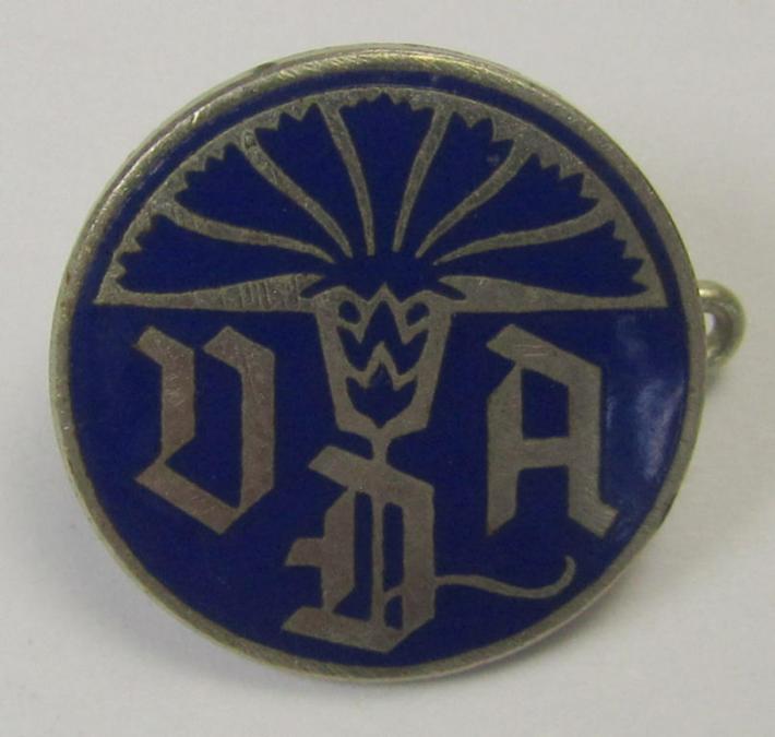 Membership-lapel-pin as was intended to signify membership within the: 'Volksbund für das Deutschtum im Ausland' ie. 'VDA') being a non-maker-marked example that bears a (double): 'Ges.Gesch.'-patent-pending-designation on its back