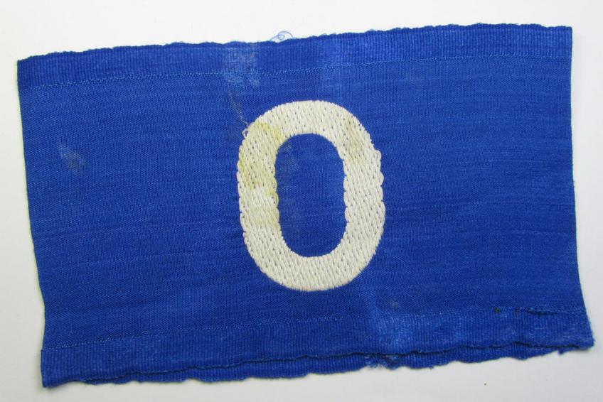 Linnen-based- and/or bright-blue-coloured armband (ie. 'Armbinde') depicting an interwoven capital 'O'-character, as was presumably intended for staff-members of the German RLB (ie. 'Reichsluftschutz-Bund')