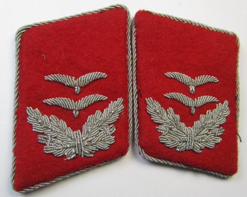 Attractive - and/or fully matching! - pair of neatly hand-embroidered WH (LW) officers'-type collar-patches as executed in bright-red-coloured wool as was intended for usage by an: 'Oberleutnant der Flak-Artillerie-Truppen'