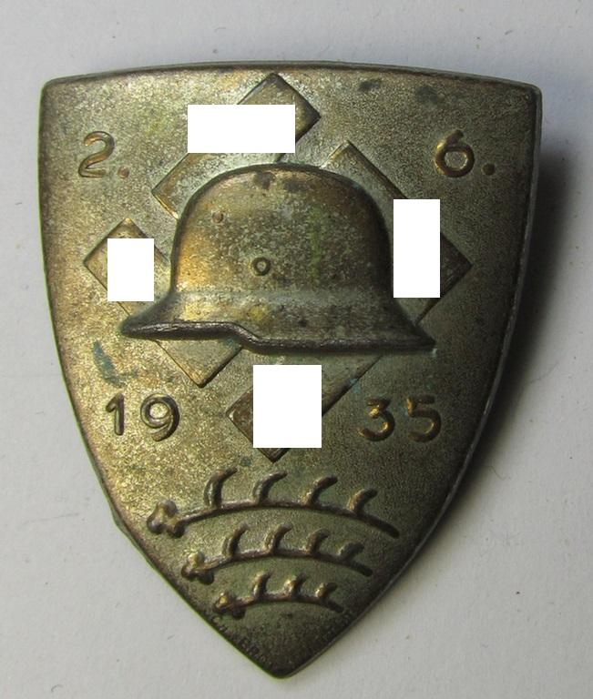 Commemorative - and unusually seen! - tin-based- and/or: bright silver-toned N.S.D.A.P.-related 'tinnie' showing an illustration of a 'Stahlhelm' and swastika-device flanked by the date: '2.6.1935'