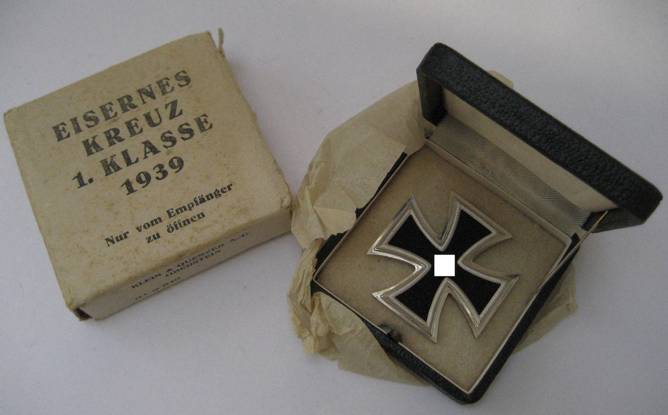  'Eisernes Kreuz 1. Klasse' in carton pouch
