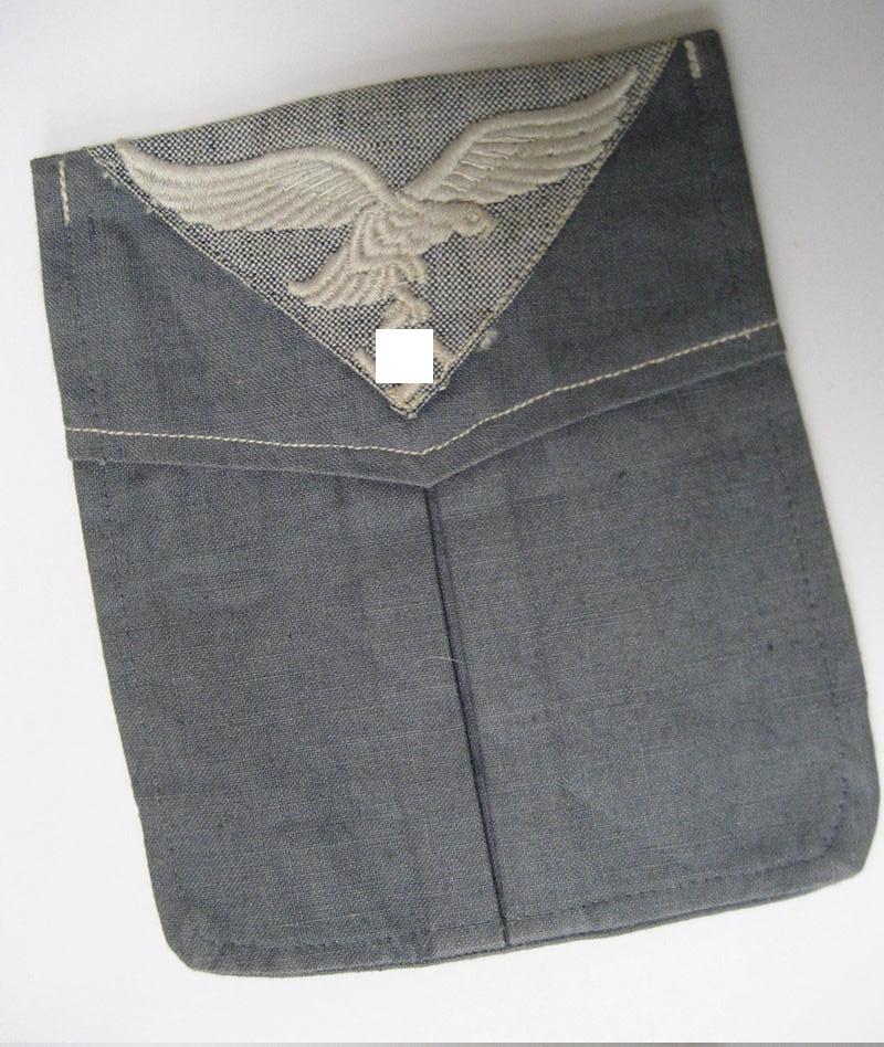  WH (Luftwaffe) light-blue shirt-eagle on pouch