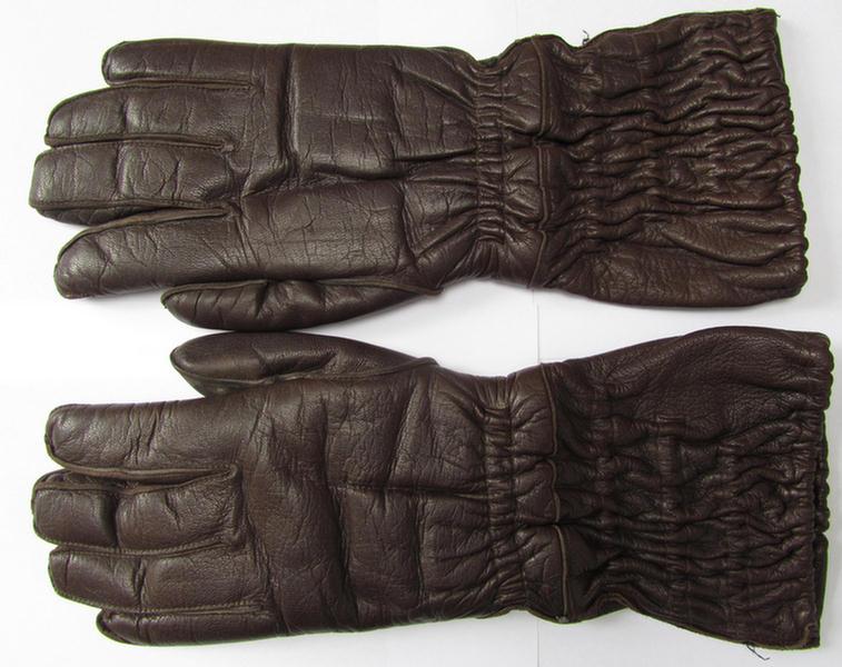  'Fallschirmjäger' winter-type gloves