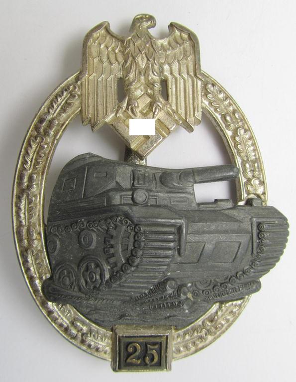  'Panzerkampf-Abz. in Silber mit Einsatzzahl 25'