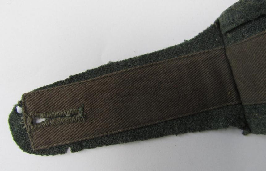 Nice - albeit regrettably single! - 'cyphered' (and IMO very late-war!) WH (Kriegsmarine) soldiers-type shoulderboard, as intended for a: 'Soldat eines Küsten-Artillerie-Regiments' - overall very nice condition!