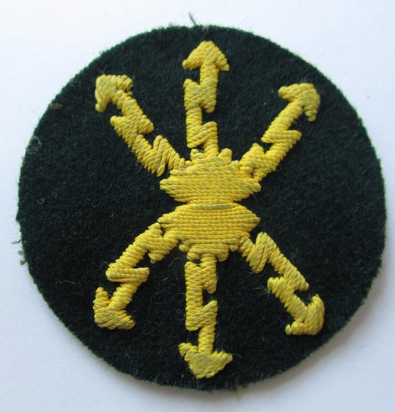 Neat, WH (Heeres) hand-embroidered, trade- ie. special career arm-patch, as intended for a: 'Funkmeister' (or radio-equipment NCO), executed on darker-green coloured wool, that is nicely maker-marked on the back - nice (ie. minimally used-) condition!