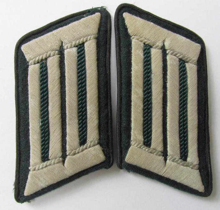 Neat - and/or fully matching! - pair of WH (Heeres) officers'-type collar-tabs, as were intended for an: 'Offizier eines Beamter des gehobenen Dienstes' (aka: 'Regierungsbaurat-Anwärter der Beambter') 