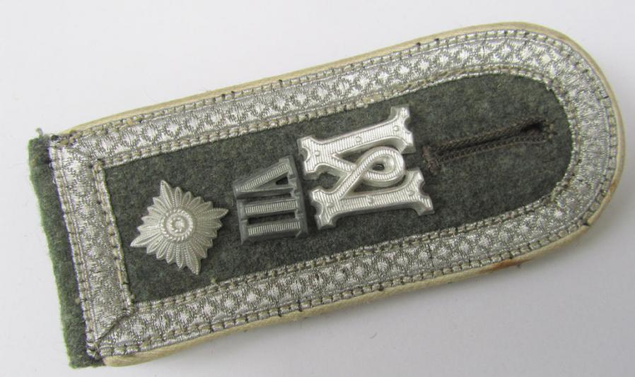 Attractive - albeit regrettably single! - WH (Heeres), early- (ie. mid-war-) period, 'M43'-pattern, 'cyphered'-, NCO-type shoulderstrap, as was intended for a: 'Feldwebel der Infanterie-Truppen im Wehrkreis VII'