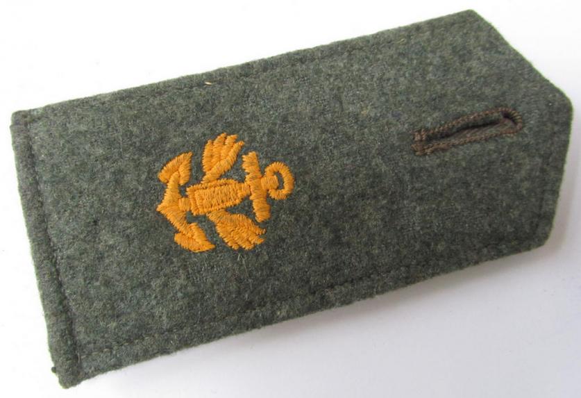 Neat - albeit regrettably single - 'cyphered'- (and IMO early- ie. mid-war-period-) WH (Kriegsmarine) enlisted-mens'-type shoulderstrap, as was intended for a: 'Soldat eines Küsten-Artillerie-Regiments' 