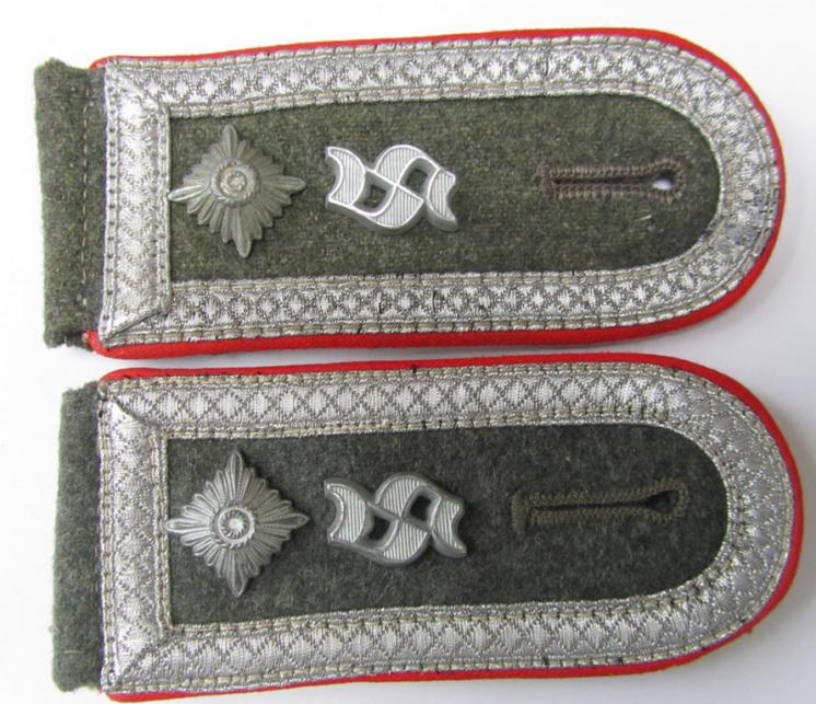Superb - and/or fully matching! - pair of IMO mid-war-period-, so-called: 'M43'-pattern-, WH (Heeres) NCO-type shoulderstraps as was intended for a: 'Feldwebel u. Mitglied der Artillerie-Schießschule Thorn'