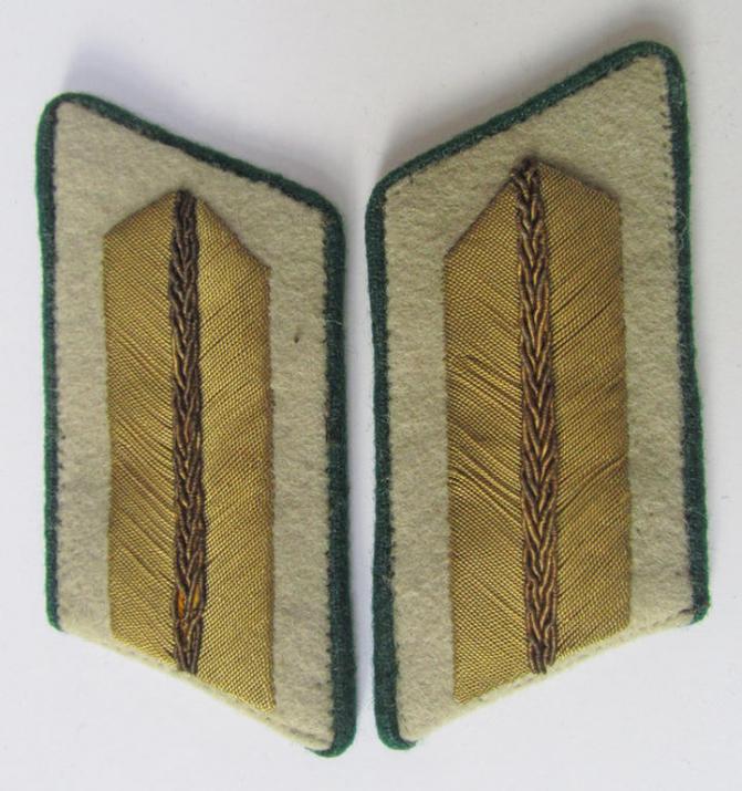 Attractive - and/or fully matching! - pair of WH (Heeres) officers'-type collar-tabs, as were intended for an: 'Offizier eines Beamter a.K. des gehobenen Dienstes'