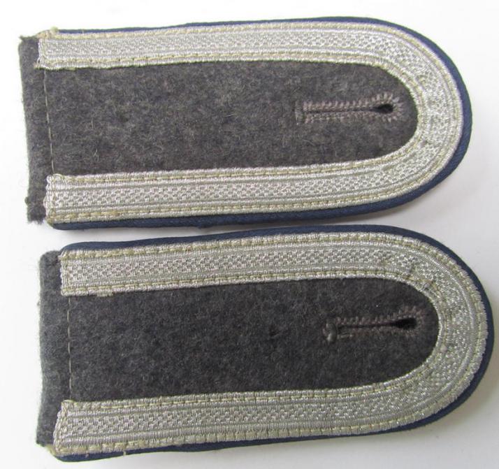 Attractive - and/or fully matching! - pair of WH (Luftwaffe) NCO-type shoulder- straps, as piped in the darker-blue-coloured branchcolour, as was intended for an: 'Unteroffizier der Sanitäts-Truppen'