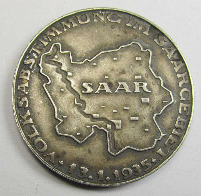 Attractive - and unusually encountered! - commemorative plaque (ie. 'Erinnerungs- o. nichttragbare Medaille') showing a map of the Saarland and bearing the text: 'Volksabstimmung im Saargebiet - 13.1.1935'