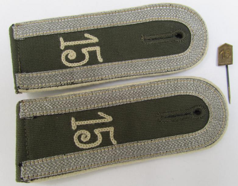 Superb - and fully matching! - pair of very early-period (ie. 'Reichswehr'-era), WH (Heeres) 'cyphered' NCO-type shoulderstraps as executed in neat 'rib-cord'-like linnen as was intended for an: 'Unteroffizier des Infanterie-Regiments 15'