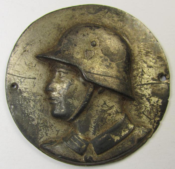 Medium-sized- and greyish-silver-toned so-called: award-plaque (or: 'Erinnerungs- o. nichttragbare Medaille') showing a detailed illustration of a WH (Heeres) soldier wearing a steel-helmet and dress- ie. 'Ausgeh'-tunic
