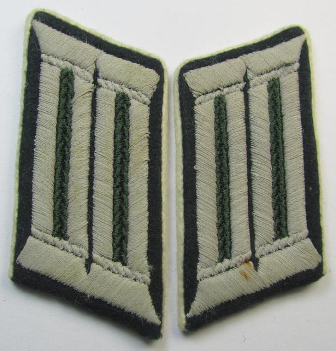 Attractive - and fully matching! - pair of WH (Heeres) officers'-type collar-tabs (ie. 'Kragenspiegel für Offiziere') as intended for an: 'Beambter ie. Offizier des gehobenen Dienstes'