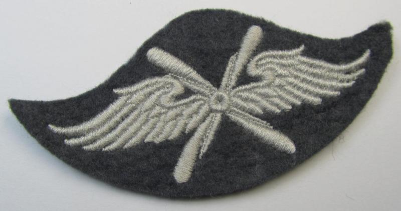 Machine-embroidered, WH (Luftwaffe) trade- ie. special-career-patch as was specifically intended for: 'Fliegendes Personal' and that comes in a possibly issued- albeit 'virtually mint' and/or never tunic-attached, condition