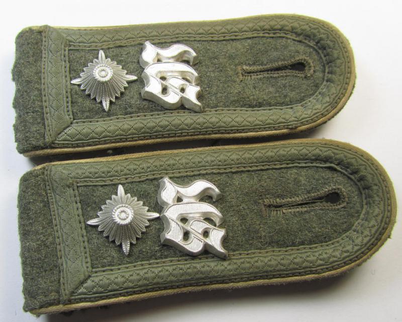 Superb - and/or fully matching! - pair of WH (Heeres), mid-war-period so-called: 'M43'-styled, NCO-type 'cyphered' shoulderstraps as was intended for usage by a: 'Feldwebel der Infanterie-Truppen u. Mitglied einer Unteroffiziersschule'