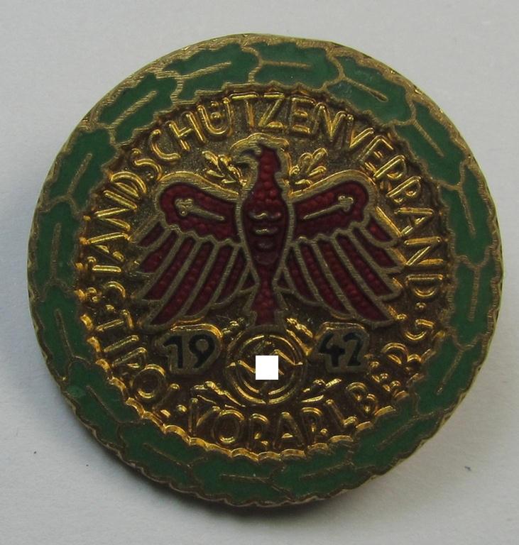 Attractive - and truly unusally seen! - multi-coloured enamelled, smaller-sized, so-called: 'Gauleistungsabzeichen in Gold für Kombinationsschiessen 1942 des Standschützenverbandes Tirol-Vorarlberg'