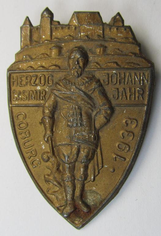 Early-period- and golden-bronze-toned, N.S.D.A.P.(?)-related 'tinnie' showing an illustration of a Herzog Johann Casimir and towns'-impression coupled with the text that reads: 'Herzog Johann Casimir Jahr - Coburg 1933'
