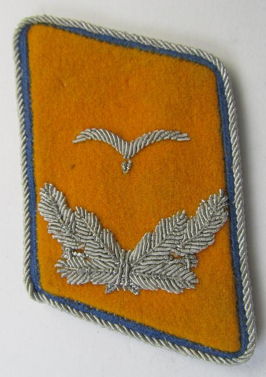 Attractive - albeit regrettably single! - WH (Luftwaffe) 'dual-piped', officers'-type collar-tab as was intended for usage by a: 'Leutnant der Reserve eines Flieger- o. Fallschirm-Regiments'