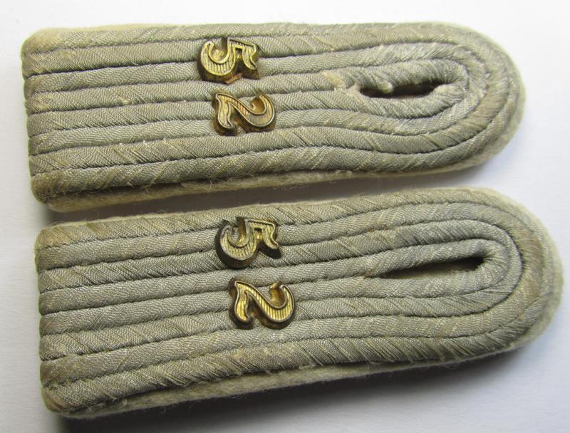 Attractive - and fully matching! - pair of neatly 'cyphered', WH (Heeres) officers'-type shoulderboards as was intended for - and clearly worn by! - a: 'Leutnant des Infanterie-Batallions 52'