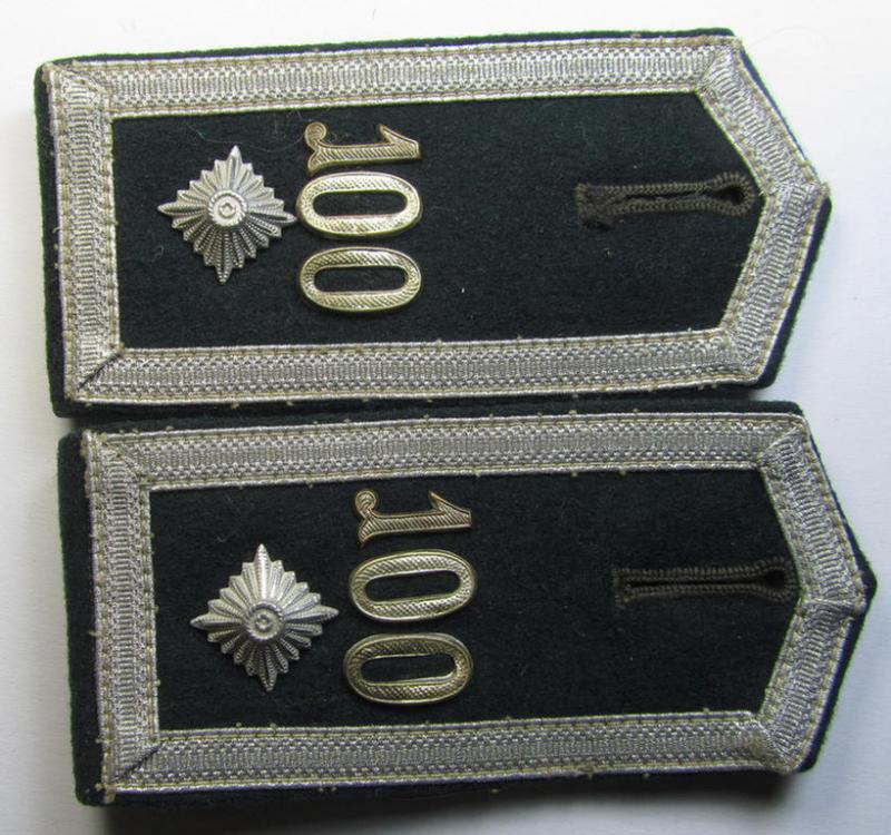 Attractive - and fully matching! - pair of WH (Heeres) NCO-type (ie. 'M36-/M40'-pattern- and 'pointed styled-') 'cyphered' shoulderstraps as was intended for usage by a: 'Feldwebel des Gebirgsjäger-Regiments 100'