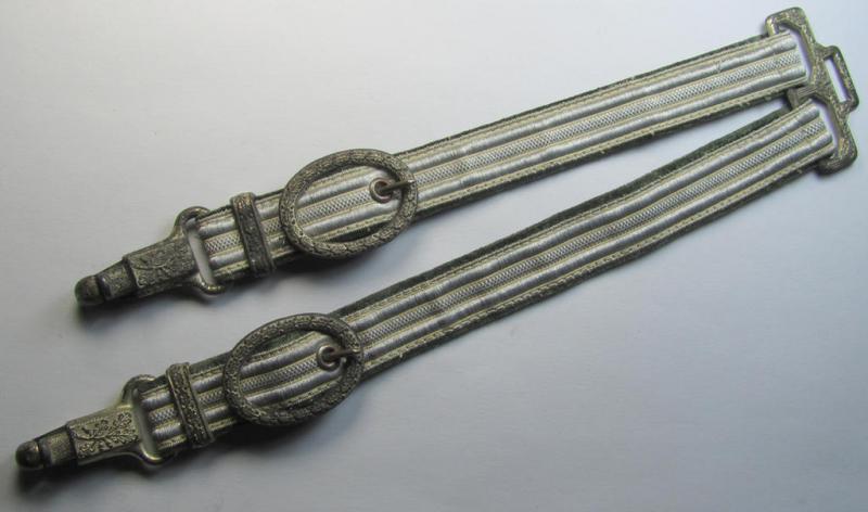 Attractive - and only minimally used- ie. worn! - example of a 'standard-issued'-pattern pair of so-called: WH (Heeres) dagger-hangers (ie. 'Gehänge für den Heeres-Offiziersdolch')