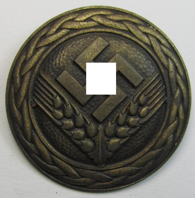 Superb, golden-bronze-coloured- and/or metal-based, higher-class so-called: 'RADwJ' (or: womens'-labour-service) service-badge (or: 'Dienstbrosche') as was intended for a: 'Maidenführerin'