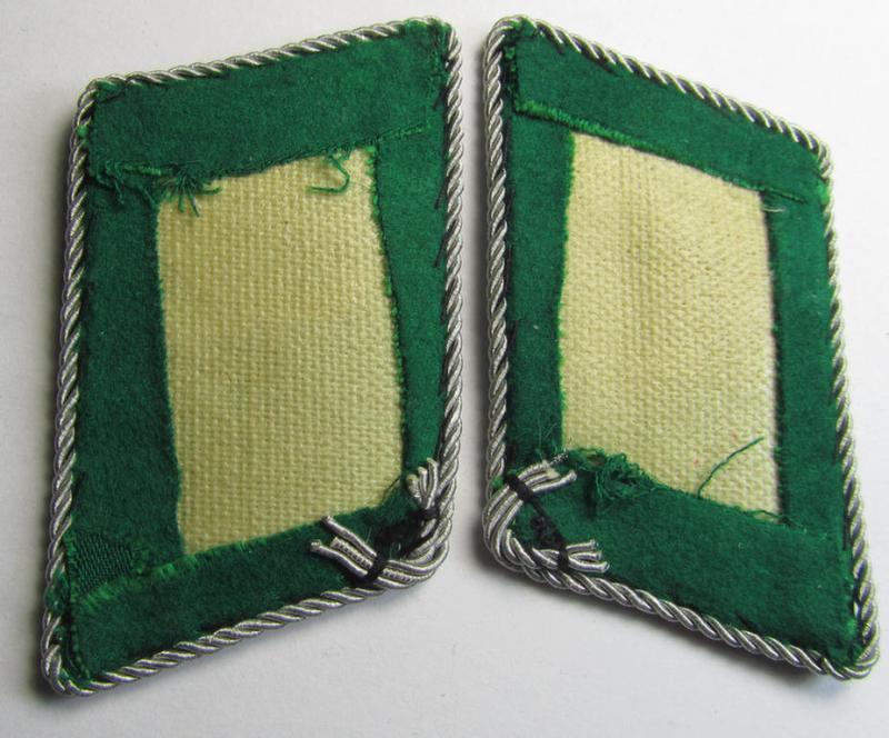 Superb - fully matching and with certainty rarely found! - pair of bright-green-coloured- (and/or: silver-piped) WH (Luftwaffe) officers'-type collar-patches (ie. 'Kragenspiegel für Offiziere') as was intended for a: 'Leutnant der LW-Felddivisionen'