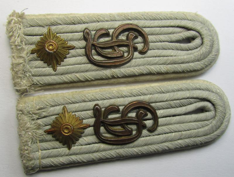 Superb - and fully matching! - pair of WH (Heeres) officers'-type, 'cyphered' shoulderboards as was intended for usage by an: 'Oberleutnant der Infanterie' who served within the famous 'GrossDeutschland'-division