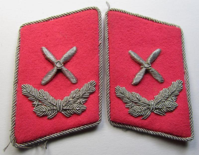 Fully matching - and actually scarcely encountered! - pair of WH (Luftwaffe) officers'-pattern collar-tabs (ie. 'Kragenspiegel') as was intended for usage by a: 'Flieger-Hauptingenieur' (being a rank similar to: 'Hauptmann')