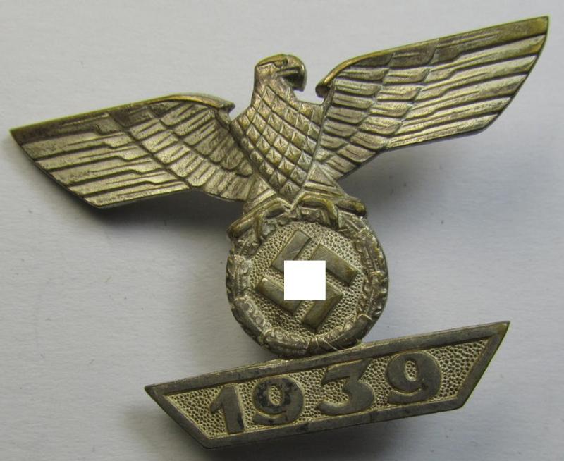 Superb, 'Wiederholungsspange zum EK I. Klasse' (or: bar to the WWI IC first class) being a maker- (ie. 'L/11'-) marked example as was produced by the maker (ie. 'Hersteller') named: 'Wilh. Deumer' based in the town of Lüdenscheid