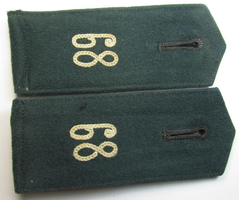 Attractive - and fully matching! - pair of WH (Heeres), early- (ie. pre-) war-period, 'M36'-pattern (pointed-styled- and/or neatly 'cyphered') EM-type shoulderstraps, as was intended for usage by a: 'Soldat des Infanterie-Regiments 68'