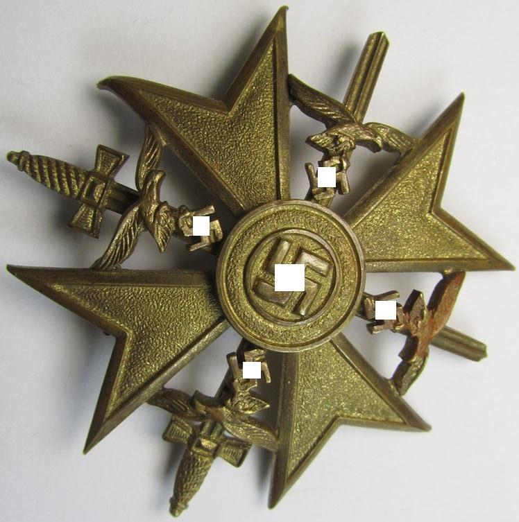 Stunning - and actually rarely encountered! - 'Spanienkreuz mit Schwerten in Gold' being a neat maker- (ie. 'L/13'-) marked example that was produced by the: 'Paul Meybauer'-company