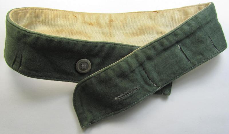 Neat, WH (Heeres, Waffen-SS etc.) greenish- ie. field-grey-coloured- and/or 'standard-issue'-pattern so-called: 'Kragenbinde' (or: uniform inner-collar) being a regular-issued and/or non-maker-marked example that comes in an overall nice condition