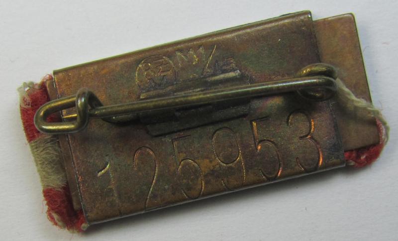 Superb, BDM-'Leistungsabzeichen' being a maker- (ie. 'RzM M1/15'-) marked example that shows a stamped (unique!) bearers'-numeral '125953' and that comes stored in its period- (and equally numbered!) pouch