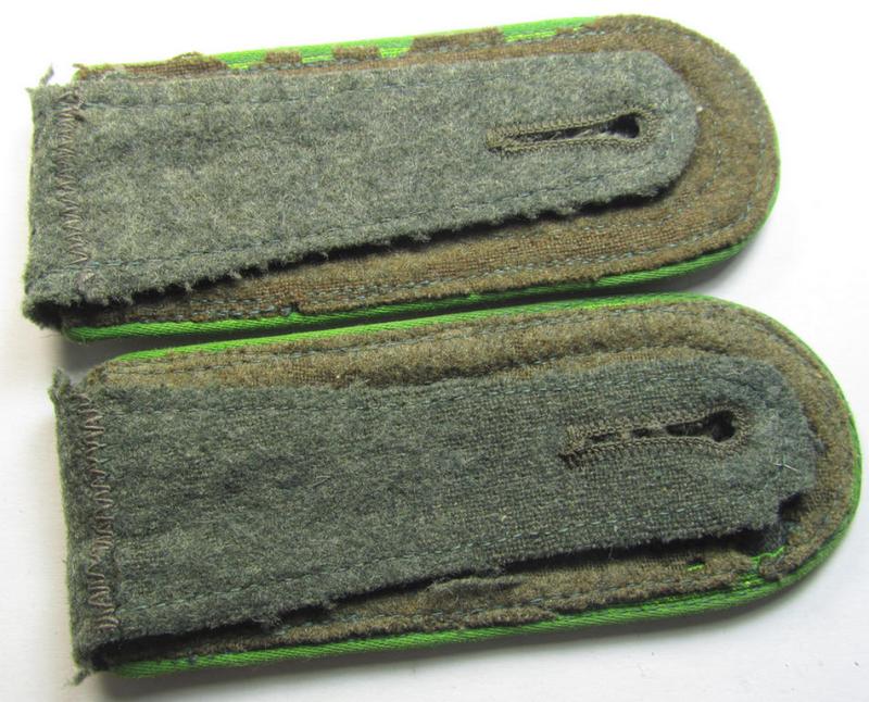 Attractive - fully matching and truly scarcely found! - pair of WH (Heeres) - I deem - mid-war-period- (ie. 'M43'-pattern-) NCO-type shoulderstraps as was intended for usage by an: 'Unteroffizier der Panzer-Grenadier-Truppen'
