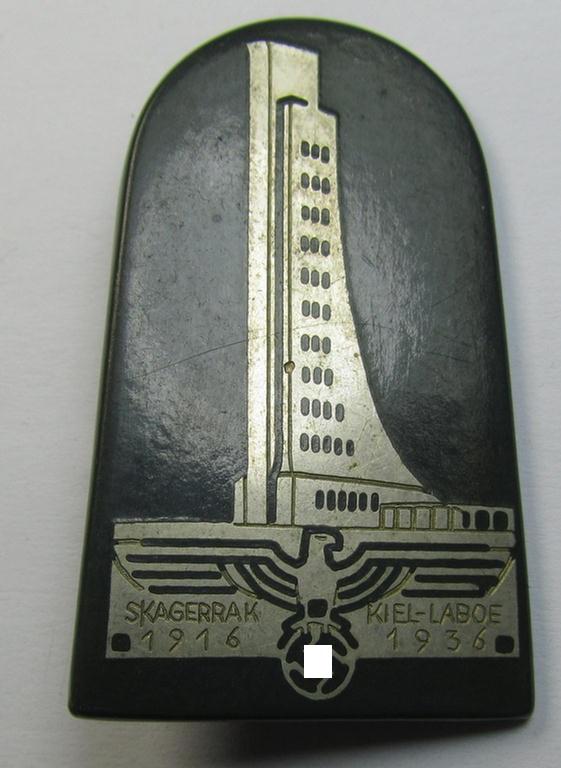 Superb, darker-green-coloured- and/or unusually 'resin'-based (and silver-inlayed!) naval-related day-badge (ie. 'tinnie' or: 'Veranstaltungsabzeichen') bearing the text: 'Skagerrak 1916 - Kiel-Laboe 1936'
