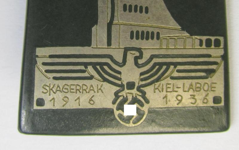Superb, darker-green-coloured- and/or unusually 'resin'-based (and silver-inlayed!) naval-related day-badge (ie. 'tinnie' or: 'Veranstaltungsabzeichen') bearing the text: 'Skagerrak 1916 - Kiel-Laboe 1936'