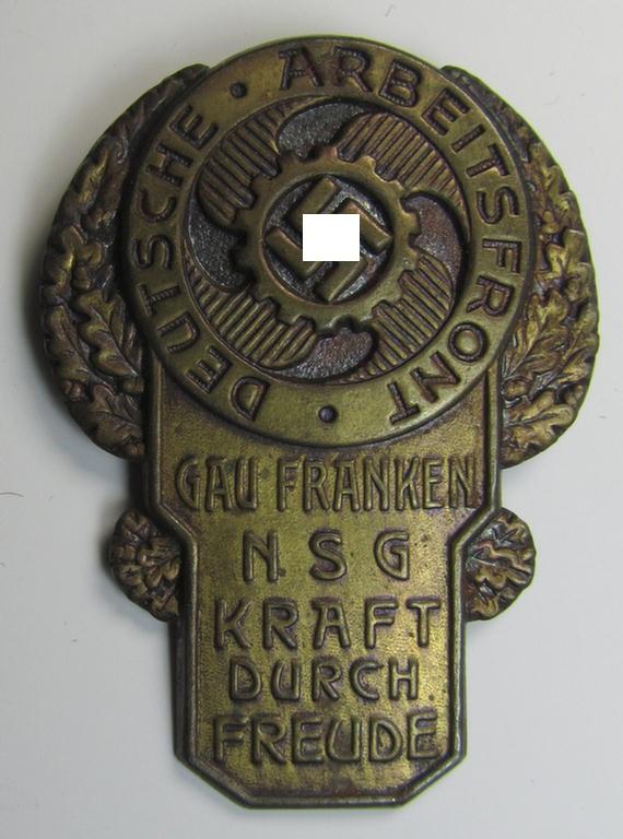 Unusually seen, commemorative TR-period day-badge (ie. 'tinnie') as issued to commemorate a DAF- (ie. KDF-) related gathering depicting the text: 'Gau Franken - NSG - Kraft durch Freude'