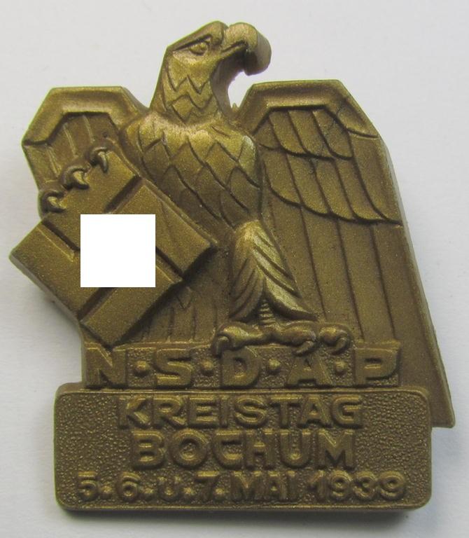 Neat, commemorative- and/or resin-based, golden-coloured - N.S.D.A.P.-related 'tinnie', being a maker- (ie. 'Steinhauer & Lück'- ie. 'RzM M9/50'-) marked example showing the text: 'N.S.D.A.P. Kreistag Bochum - 5.-6. u. 7. Mai 1939'