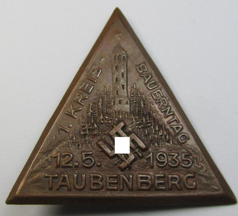 Neat, 'Reichsnährstand'- (ie. 'RNSt.'-) related day-badge (ie. 'tinnie') as issued to commemorate a locally-held: 'RNSt.'-related gathering being a non-maker-marked example entitled: '1. Kreis-Bauerntag - Taubenberg - 12.5.1936'