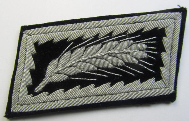 Superb - and fully matching! - pair of RAD- (ie. 'Reichsarbeitsdienst') hand-embroidered, officers'-type collar-tabs (of the 2nd pattern) as mounted onto a velvet-based background as was intended for a higher-ranked RAD-officer ('höhere Führer')