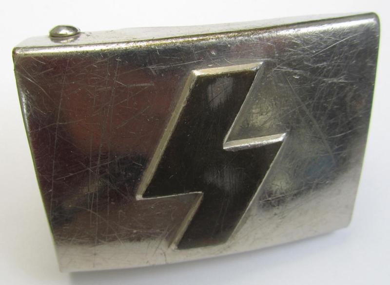 Attractive, DJ (ie. 'Deutsches Jungvolk') silver-coloured- (ie. typical nickle-chromed) belt-buckle (ie. 'Koppelschloss') being a non-maker-marked example that comes in a moderately used- ie. worn, condition