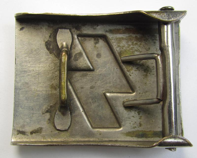 Attractive, DJ (ie. 'Deutsches Jungvolk') silver-coloured- (ie. typical nickle-chromed) belt-buckle (ie. 'Koppelschloss') being a non-maker-marked example that comes in a moderately used- ie. worn, condition