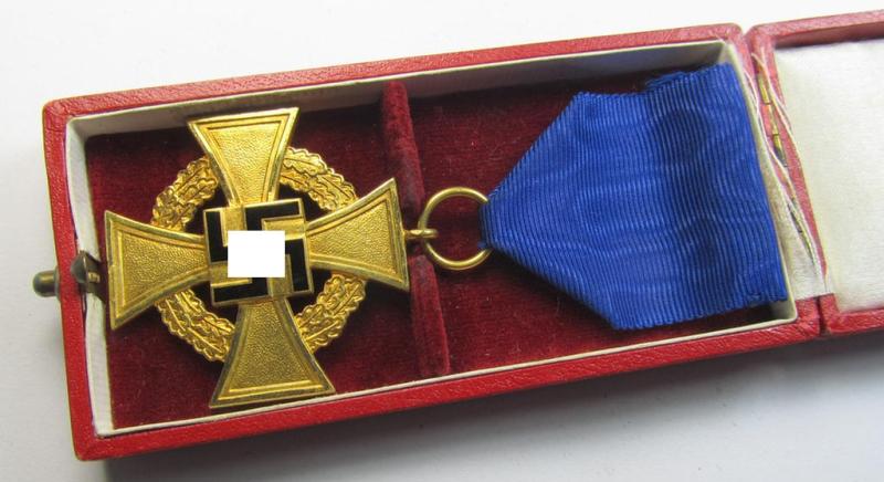 Attractive, 'Treuedienst Ehrenzeichen 1. Klasse' being a (typical) non-maker-marked example that came mounted onto its original ribbon (ie. 'Bandabschnitt') and that comes stored in its non-maker-marked etui