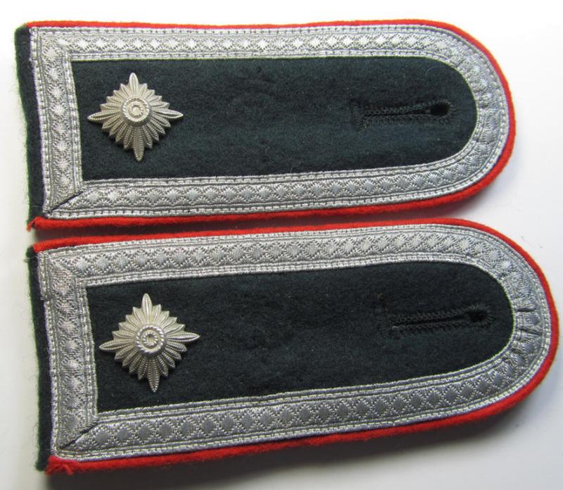 Attractive - and fully matching! - pair of WH (Heeres) early-war-period- (ie. 'M36'- ie. 'M40'-pattern, 'tailor-made'- and/or rounded-styled) NCO-type shoulderstraps as was intended for a: 'Wachtmeister eines (Sturm)Art.-Abts. o. Rgts.'