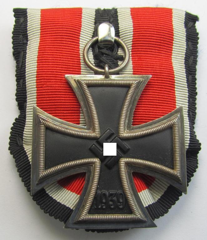 Attractive, Iron Cross 2nd class (or: 'Eisernes Kreuz 2. Klasse') being a nicely preserved example (as was - I deem - produced by the maker ie. 'Hersteller' named: 'Klein & Quenzer') and that comes mounted as a so-called: 'Einzelspange'
